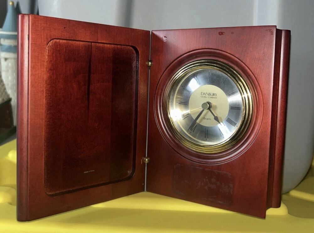Danbury Clock Company Quartz German Mov’t Book Clock Not Engraved Red Wood 4x5”